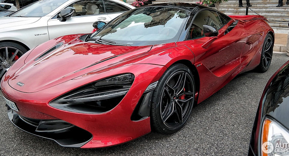 720s red and black