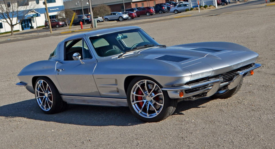  The Only Classic Thing About This 1963 Split-Window Corvette Restomod Are The Looks