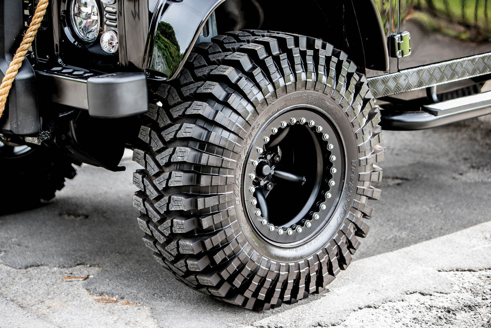 33 defender. Maxxis m8060. Максис трепадор 8060. Шины Maxxis Trepador m-8060. Maxxis Trepador bias m8060.