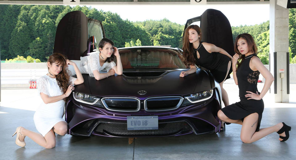 Garage Eve.ryn Vies For Your Attention With This BMW Photoshoot – Did It Succeed?