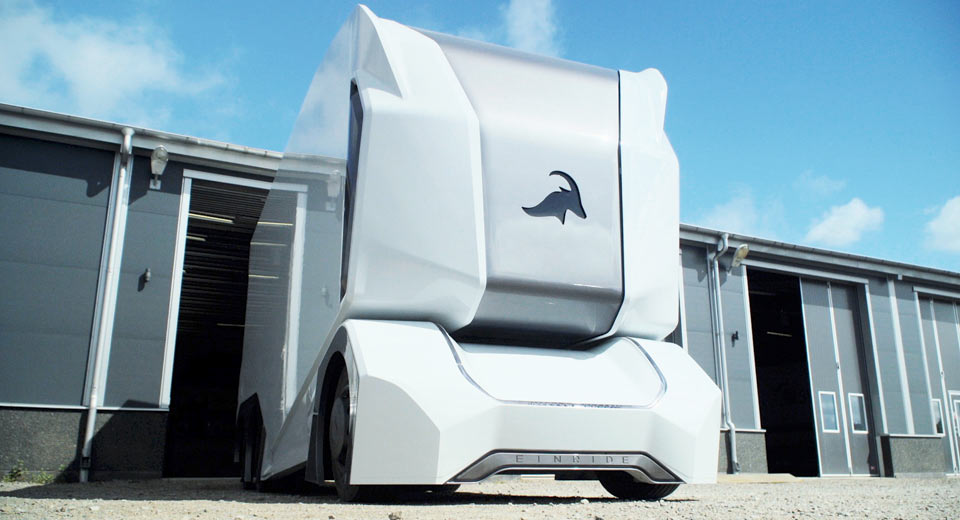  Sweden’s Einride Shows Off Autonomous Truck T-Pod Prototype