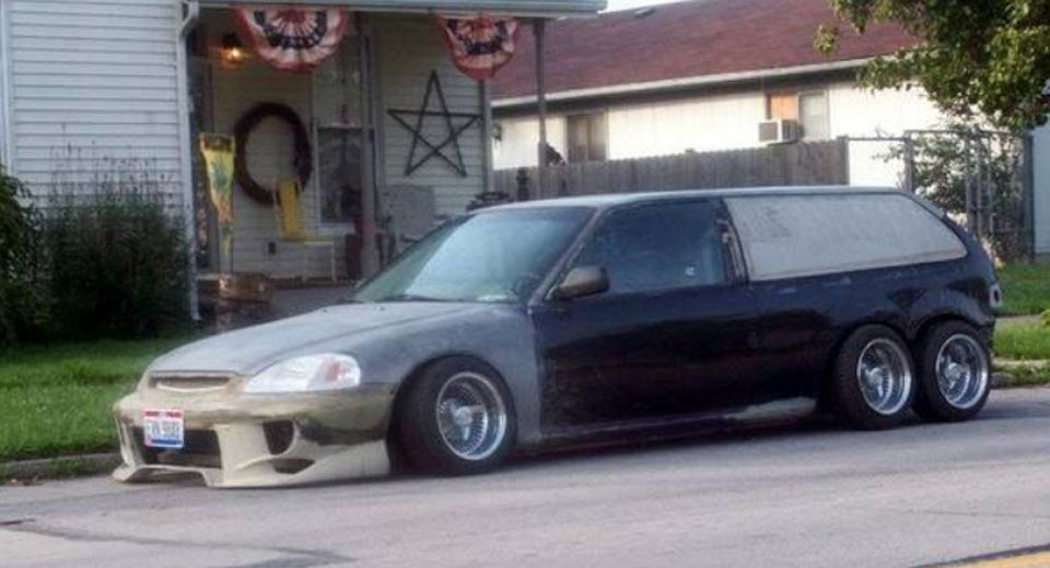 Six-Wheel Honda Civic Wagon Will Have You Scratching Your Head