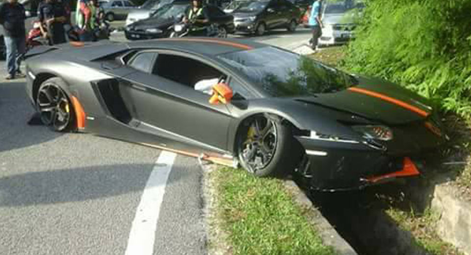  Matte Black And Orange Lamborghini Aventador Crashes In Malaysia