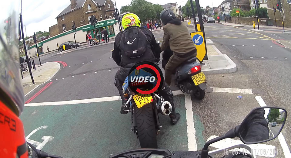 Alleged Bike-Jacking Caught On Camera In London