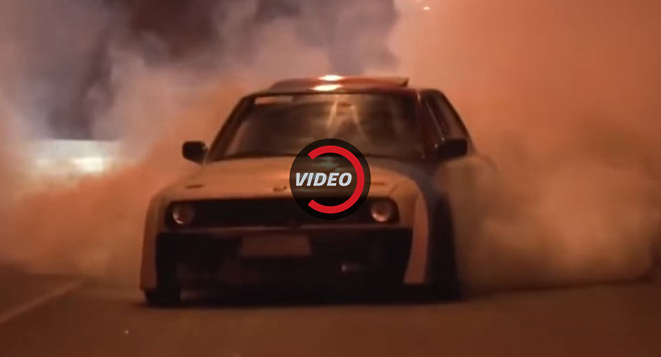 BMW E30 Is A True Smoke Machine