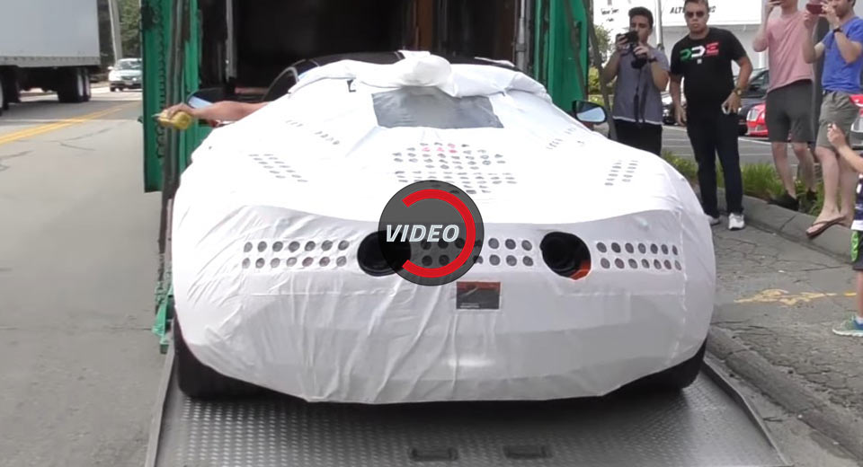  Unloading A McLaren 720S Is A Hard Job, But Someone’s Gotta Do It