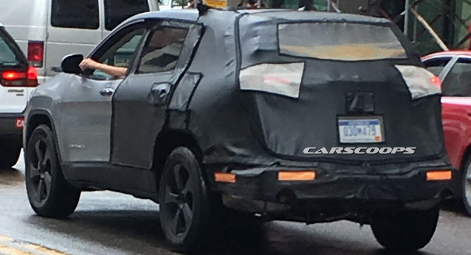 U Spy 2018 Jeep Cherokee Checking Out From The Plastic Surgeon