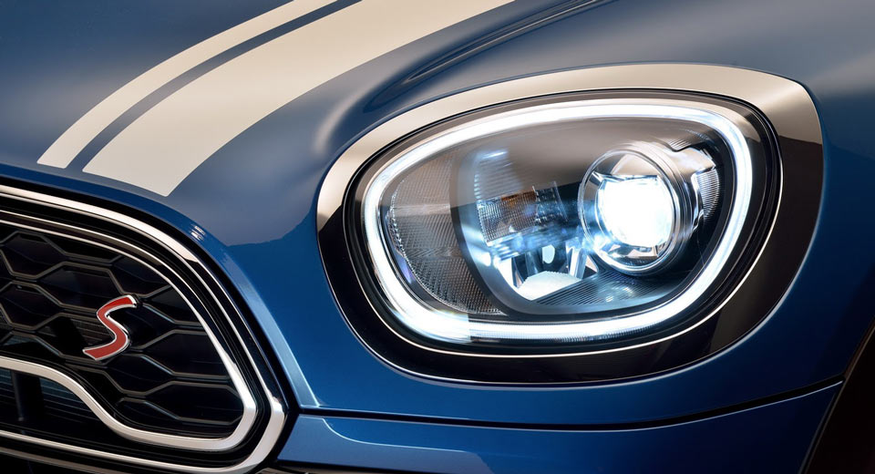  MINI Countryman’s Headlights Prevent It From Scoring Top Marks From IIHS
