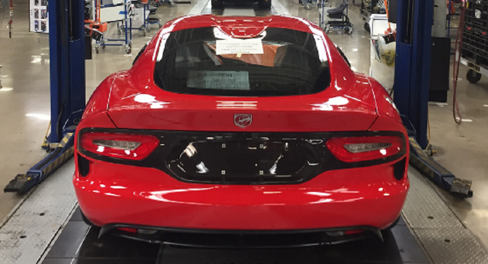 The Last Dodge Viper Rolls Off The Assembly Line In Detroit