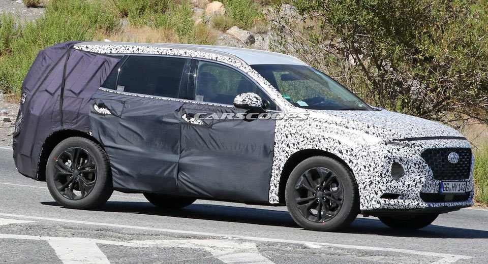  Hyundai Takes Off All-New Santa Fe’s Heavy Camouflage