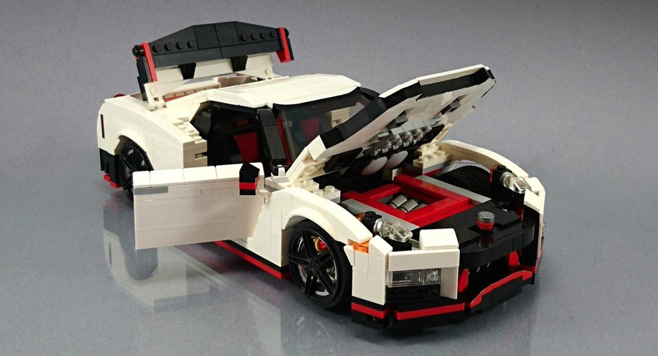  Nissan GT-R Nismo Fan Creates His Own Lego Masterpiece