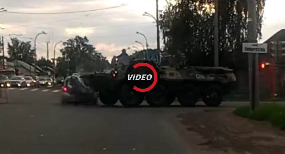  Armored Personnel Carrier Rams Kia Cee’d In Russia