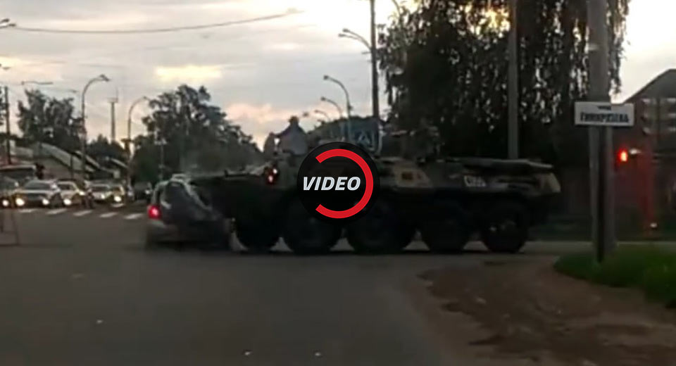 Armored Personnel Carrier Rams Kia Cee’d In Russia