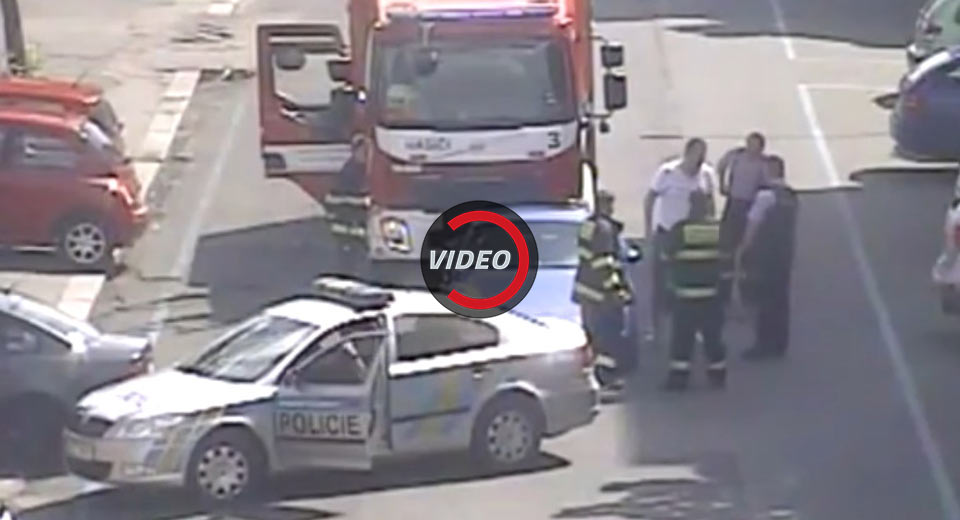  Porsche Driver Brake Checks Fire Truck Ready To Pick A Fight