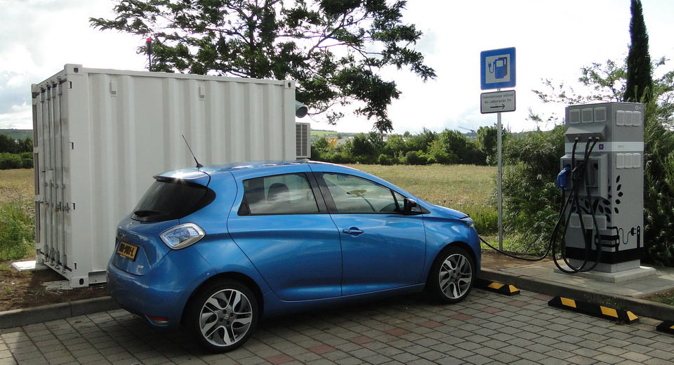  Renault Helps Install Quick-Charge Highway Stations In Belgium And Germany