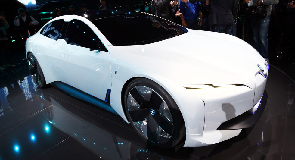  BMW i Vision Dynamics Previews Tesla Model 3 Rival