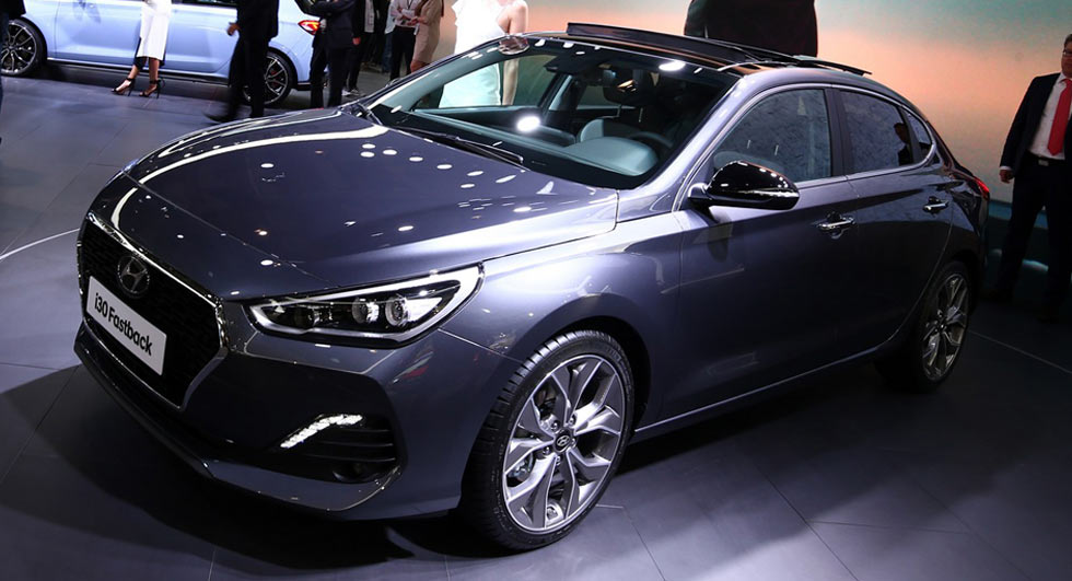  Hyundai’s New i30 Fastback Is Anything But Fast