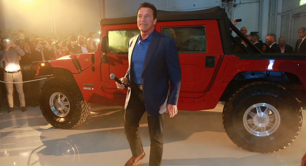  Check Out Arnold Schwarzenegger’s New Hummer H1 EV