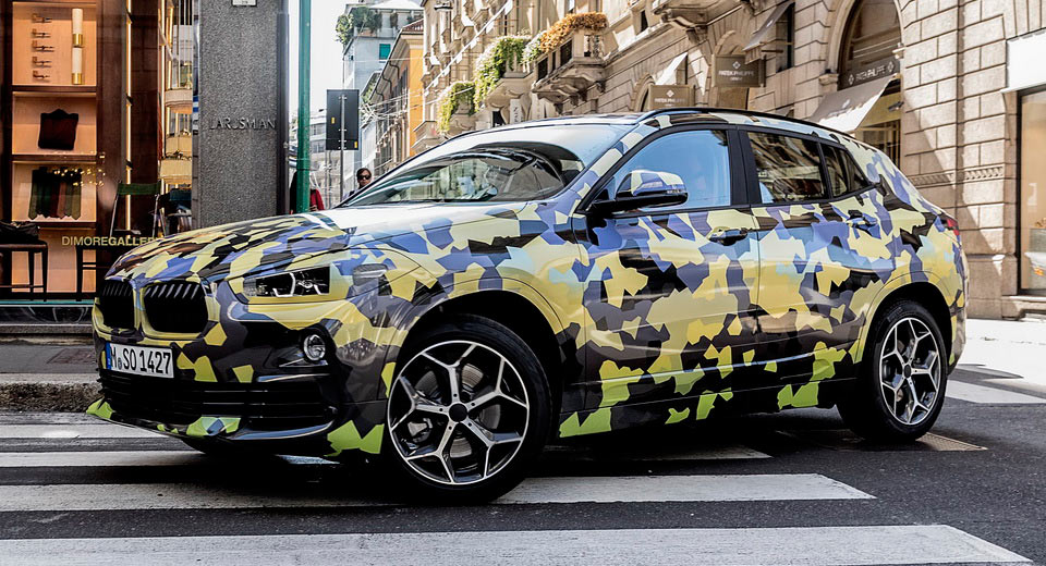 Бмв хаки. BMW x7 камуфляж. BMW x4 цвет хаки. БМВ хм. BMW x120ix Drive, 2018.