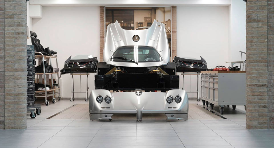  Pagani Launches Exclusive Restoration Service