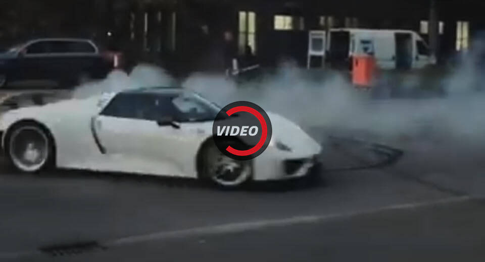  The Porsche 918 Spyder Doesn’t Need RWD To Make Epic Donuts
