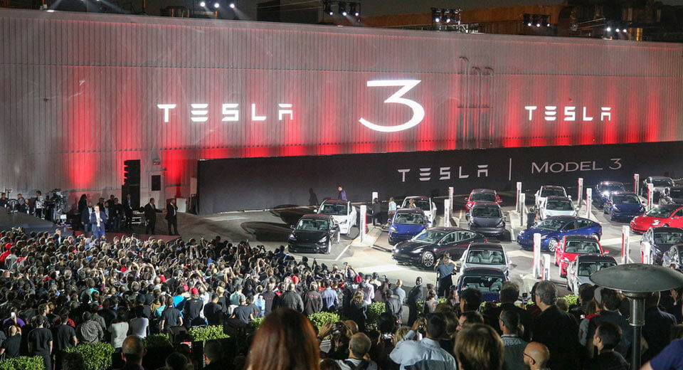 Lawsuit Claims Tesla Broke Law With Mass Layoffs
