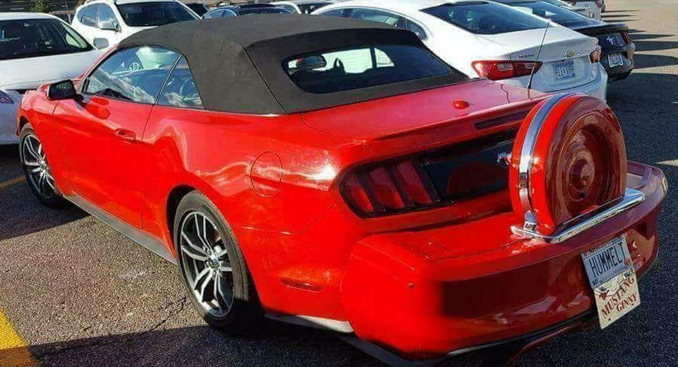  Confused Ford Mustang Convertible Looks Incontinental