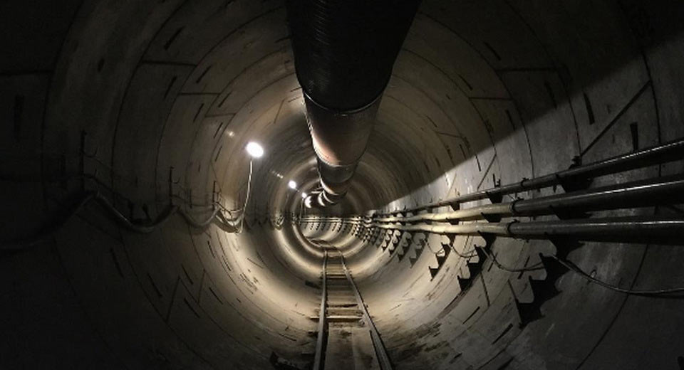  Elon Musk Offers First Look At Boring Company’s Underground LA Tunnel