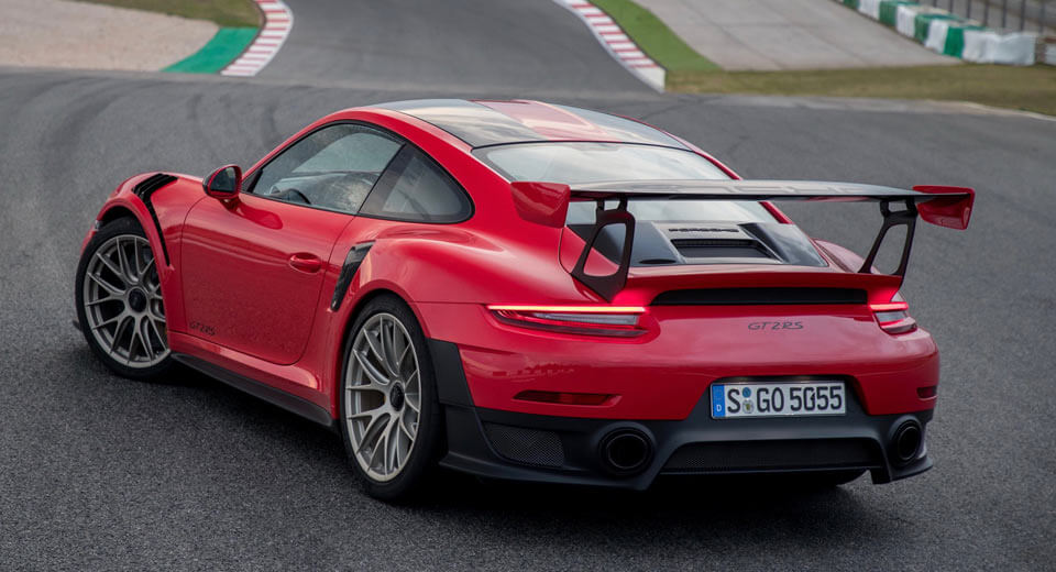 Porsche Says It’ll Be One Of The Last Carmakers To Retain A Steering Wheel