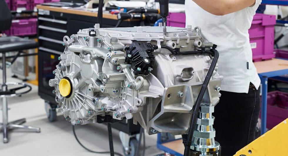  BMW’s Fifth-Generation Electric Powertrain Will Use Scalable Components, Deliver 435 Mile Range
