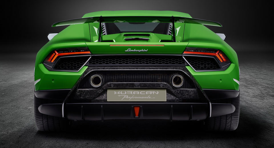  Facelifted Lamborghini Huracan May Get Four-Wheel Steering