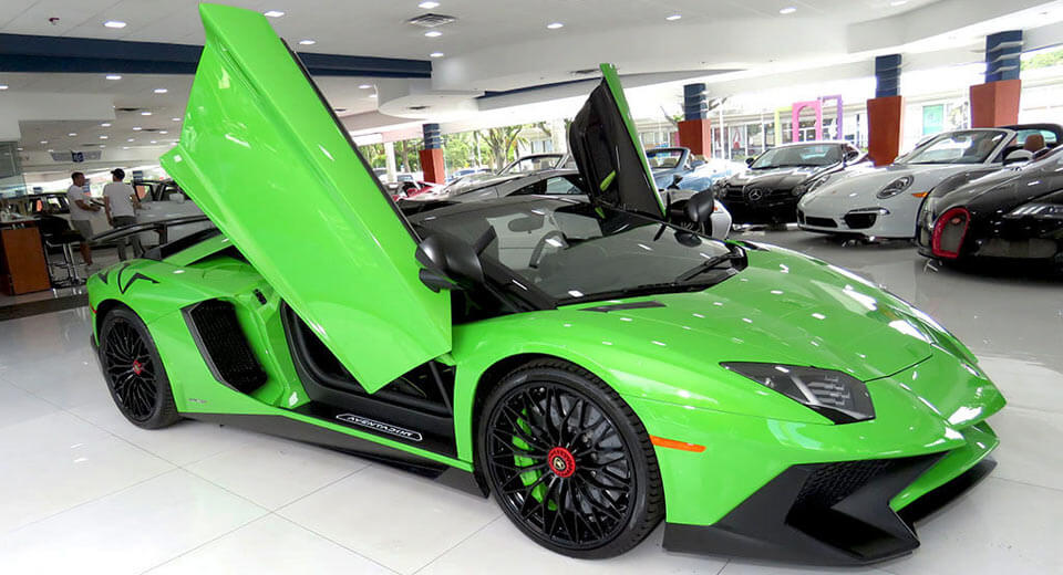  Out Of This World Verde Mantis Lamborghini Aventador SV Could Be Yours