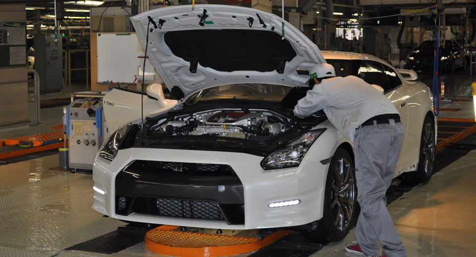  Nissan Resumes Vehicle Production In Japan