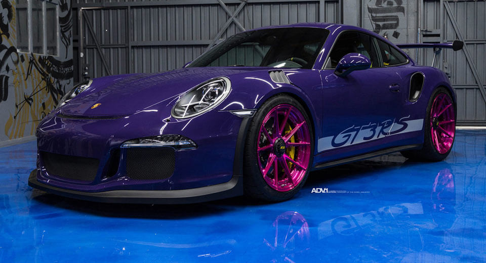  Ultraviolet Porsche 911 GT3 RS Poses With Pink Wheels