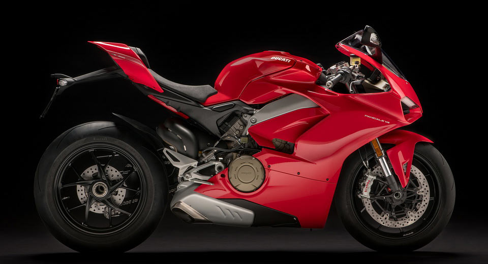  Ducati’s Stunning New Panigale V4 Flagship Supersport Bike [w/Video]