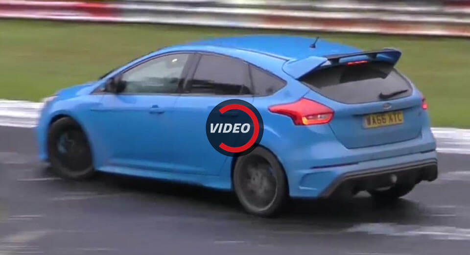 Ford Focus RS Filmed Drifting Again And Again On The Ring