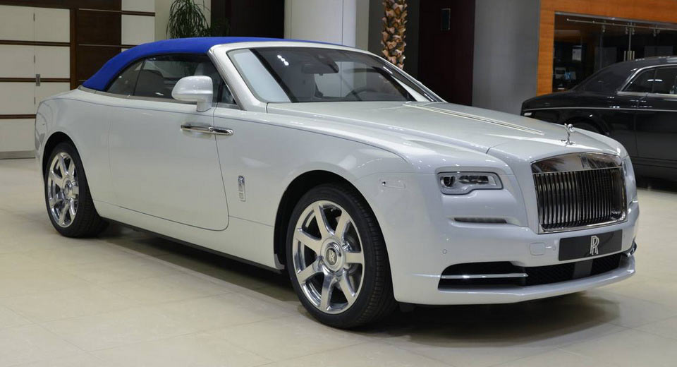  Do You Find This Rolls-Royce Dawn Fashionable?