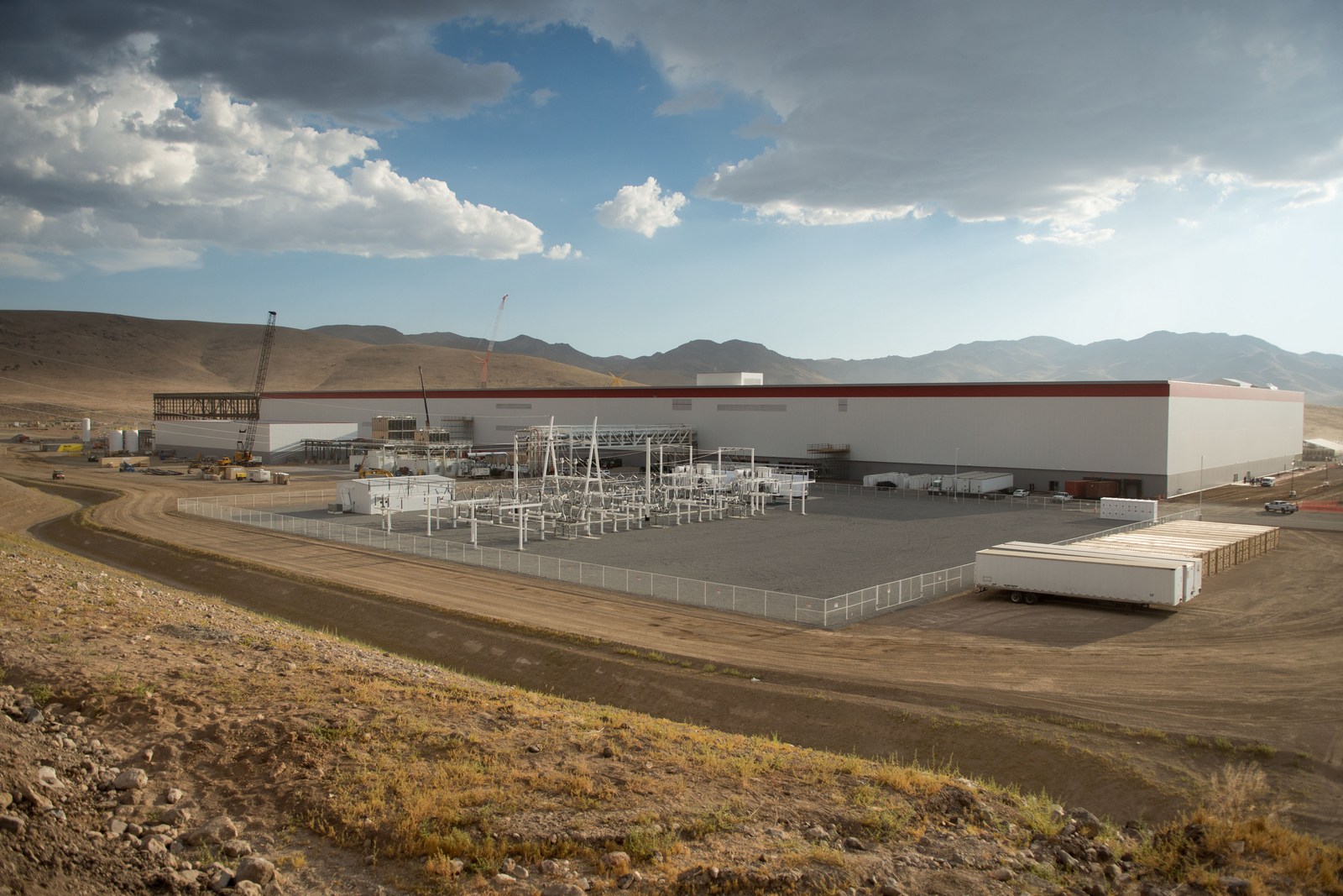 Tesla-Gigafactory-Battery-Shortage-6 Panasonic May Increase Tesla Gigafactory Investment Despite Profit Hit