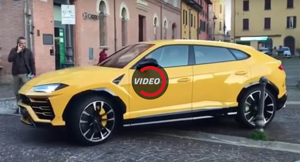  Lamborghini Urus Sounds Worryingly Downcast On The Street