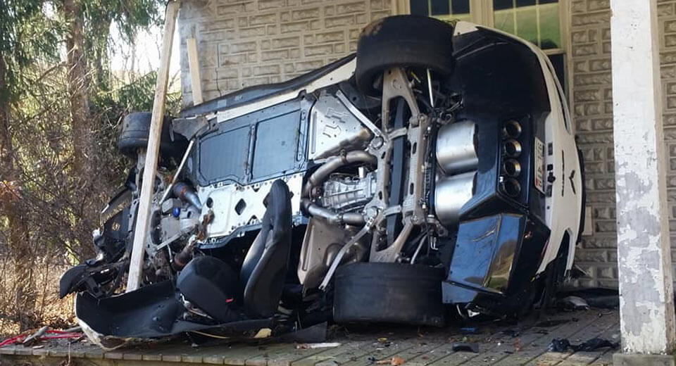 Corvette Z06 Crashes Into A House In West Virginia