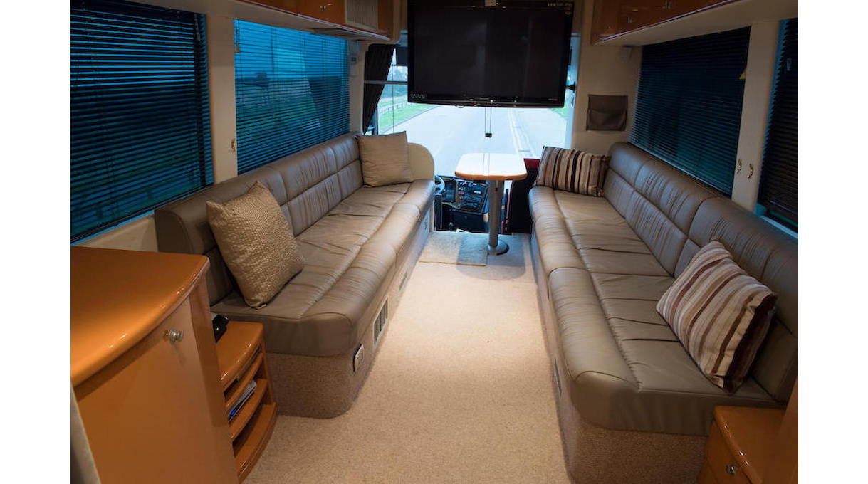 2001-ferrari-scuderia-f1-iveco-motor-home-20 Become The Envy Of The Caravan Park With Scuderia Ferrari’s Custom Iveco Motor Home