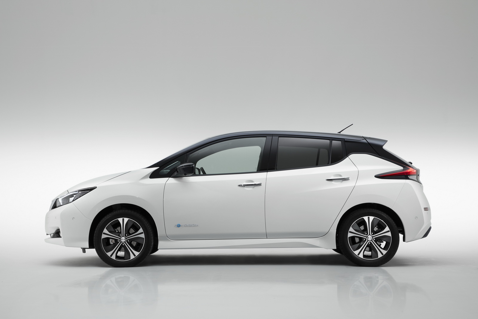 2018-Nissan-Leaf-07 Renault-Nissan Alliance Bumps VW Group Off The Top, Becomes 2017’s Top-Selling Automaker