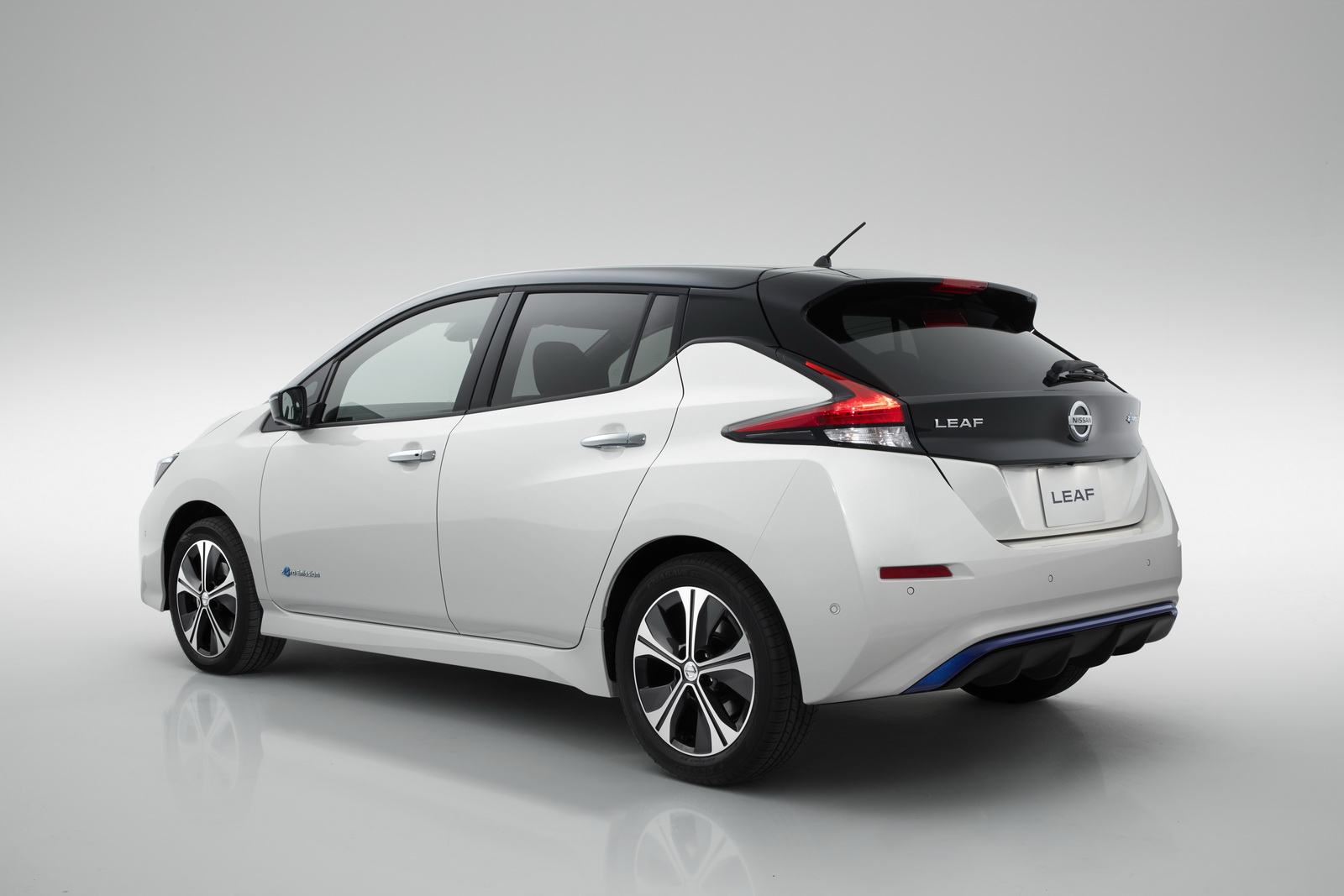 2018-Nissan-Leaf-08 Renault-Nissan Alliance Bumps VW Group Off The Top, Becomes 2017’s Top-Selling Automaker