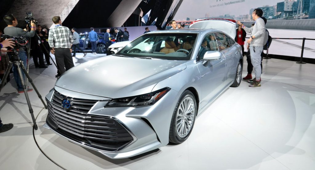  2019 Toyota Avalon Edges Closer To Lexus, Adds Apple CarPlay Too