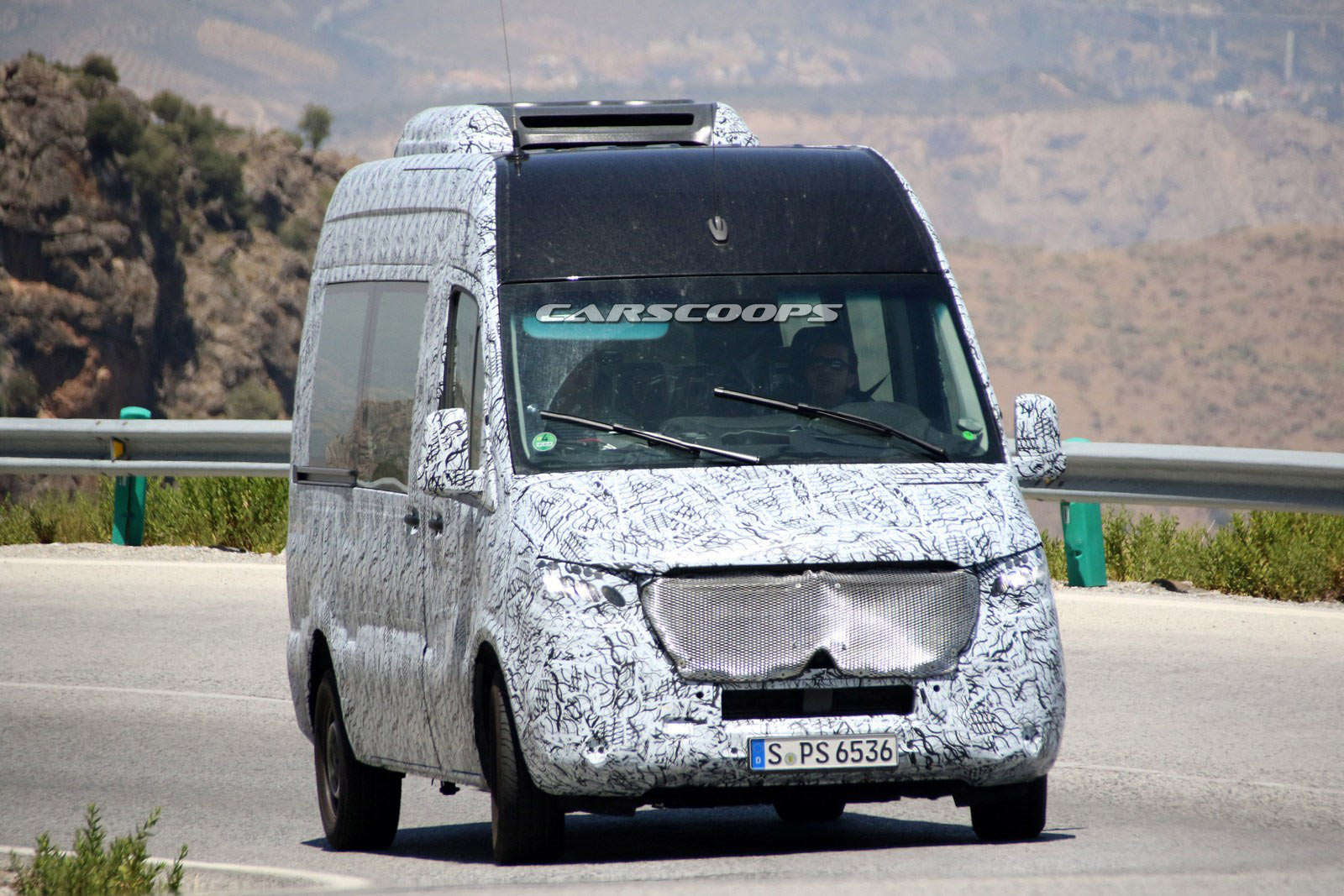 2019-mercedes-benz-sprinter-7 2019 Mercedes-Benz Sprinter To Debut On February 6
