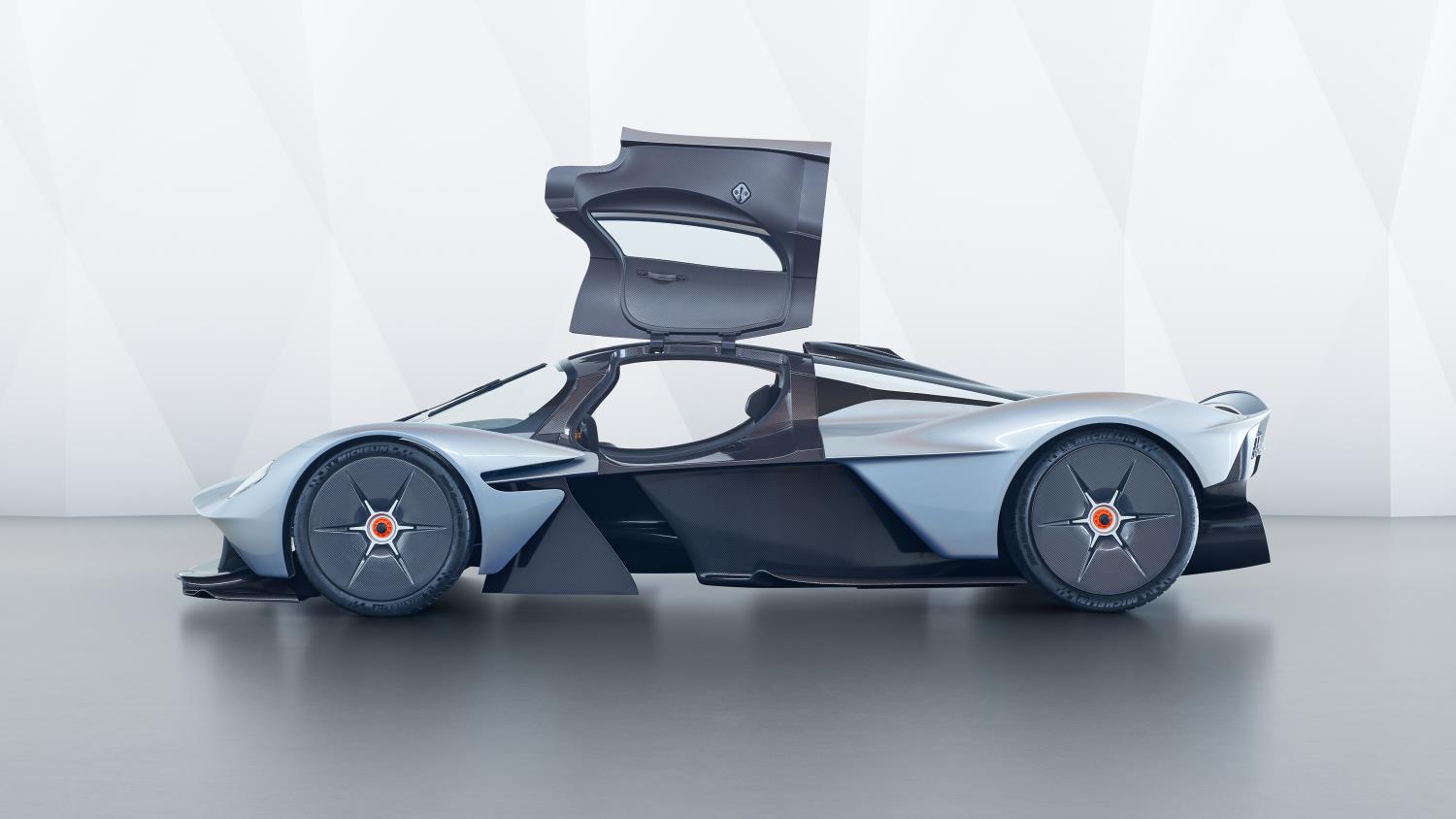 Aston+Martin+Valkyrie_18 Aston Martin’s Mid-Engine Ferrari Rival Will Look Closer To Valkyrie, Says CEO
