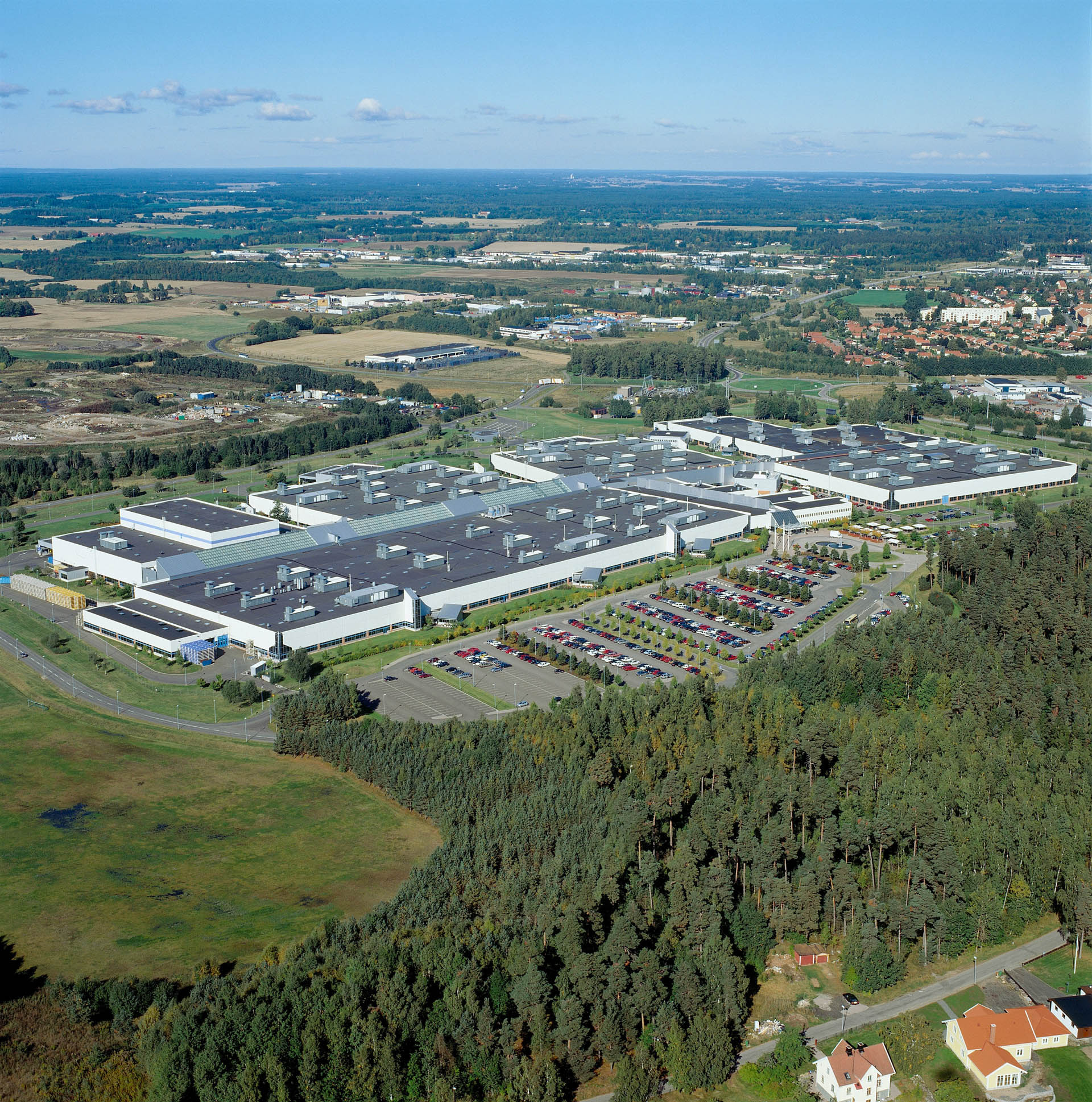 Volvo Motorenwerk in Skövde/Schweden Volvo’s Main Engine Plant In Sweden Has Gone Entirely Carbon-Neutral