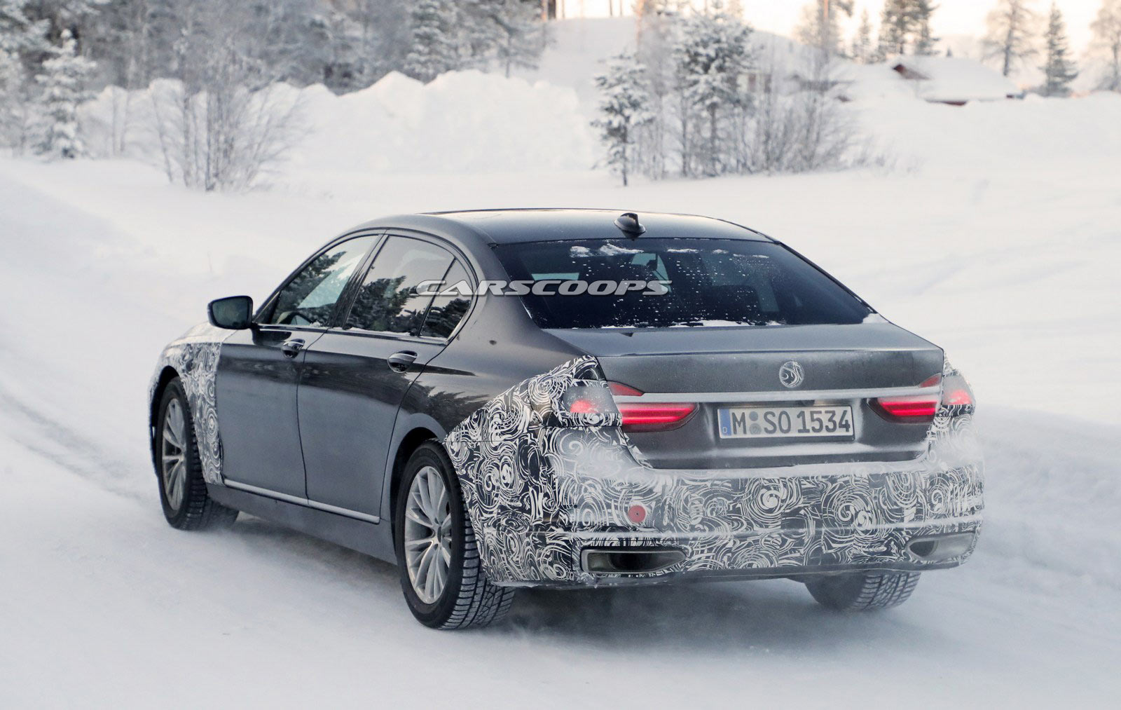 BMW-7-Series-11 2019 BMW 7-Series Caught Getting Ready To Tackle The All-New A8