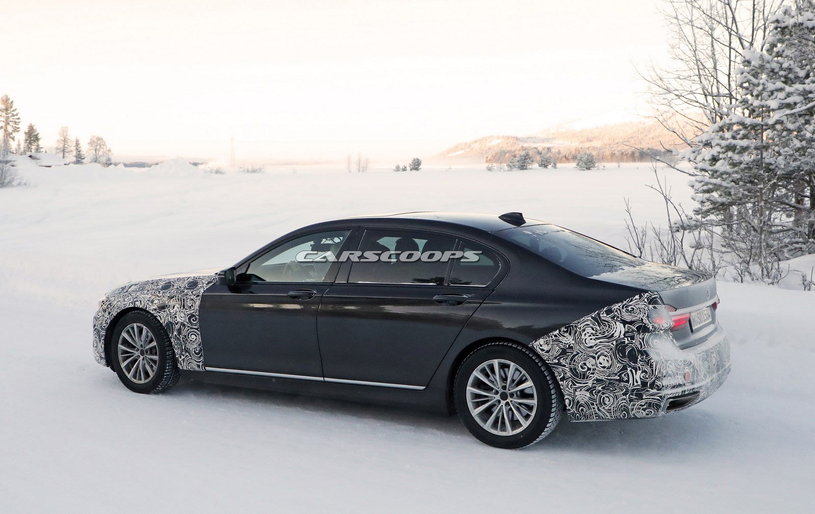 BMW-7-Series-8 2019 BMW 7-Series Caught Getting Ready To Tackle The All-New A8
