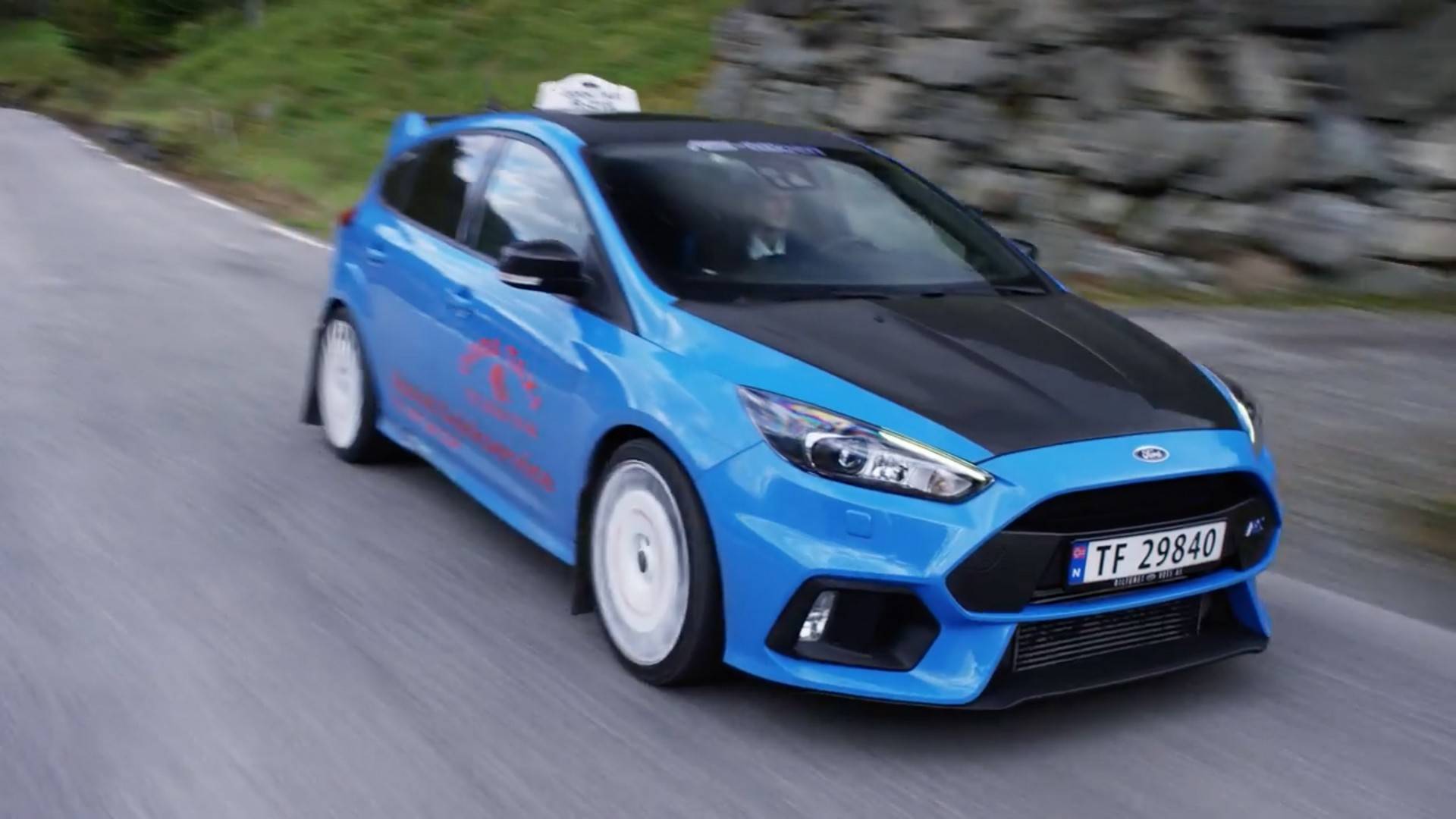 Ford-Focus-RS-Taxi-10 Norwegian Cabbie Thrills Locals With His Ford Focus RS Taxi